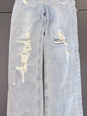 SHEIN Light Wash Distressed Men's Straight Jeans